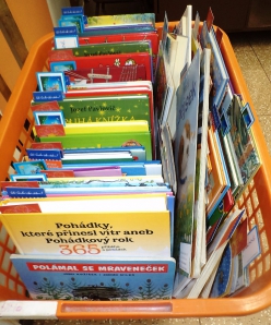 Děti ze školní družiny ZŠ a MŠ Skřipov sesbíraly 124 knih